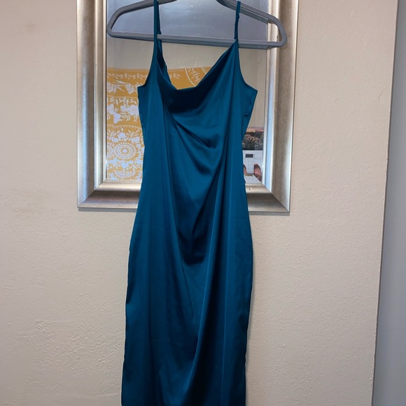 Dresses & Skirts - Elegant Teal Slip Dress